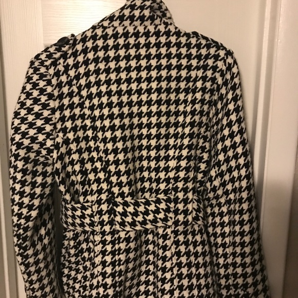 Black & White Peacoat- Great condition - Picture 3 of 3